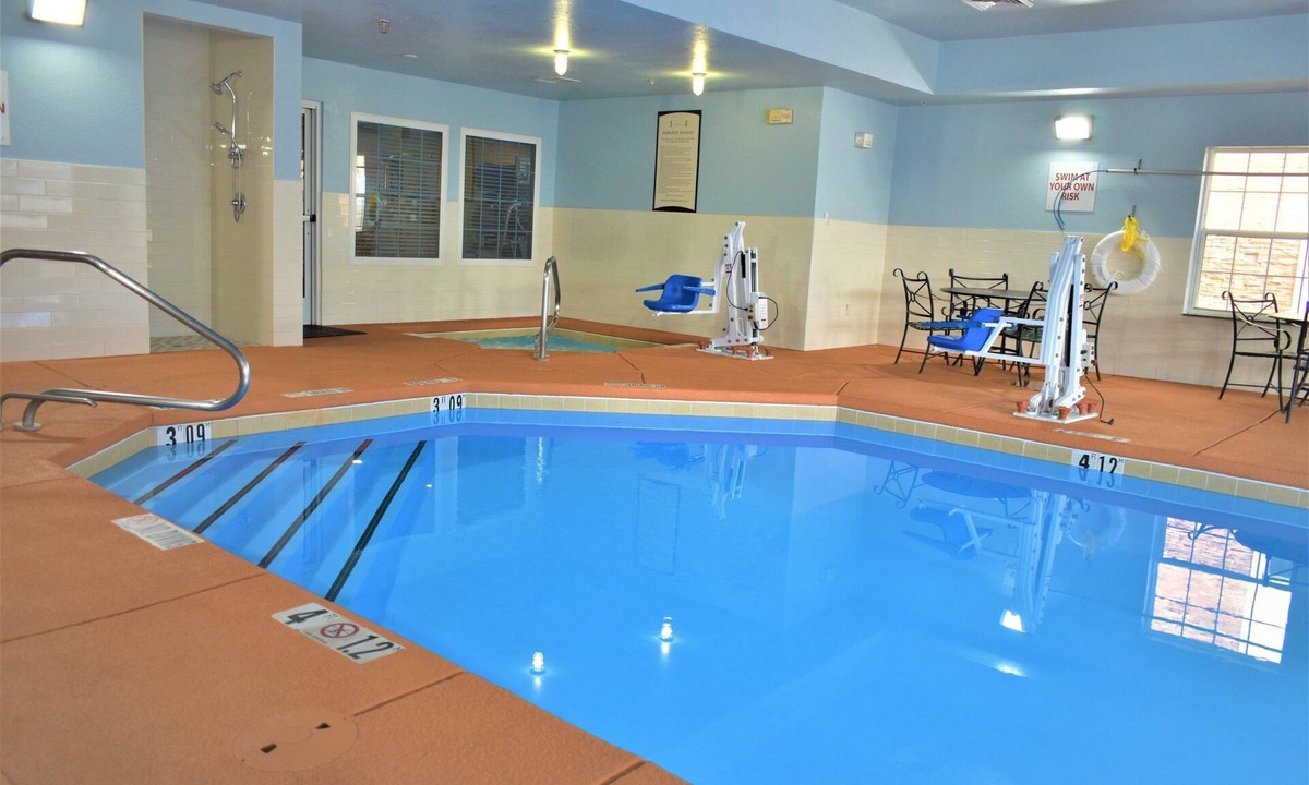 Nor Este Apartment | Newly Renovated Suite | Free Daily Breakfast, Pool + Hot Tub Access