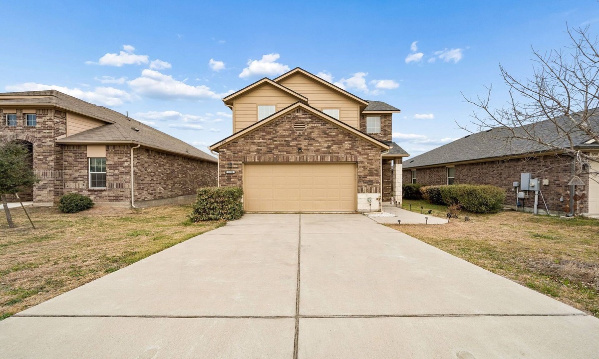 Pflugerville House | Nice and cozy home with 4 bedroom . Closed to downtown and Q2 stadium , Tesla