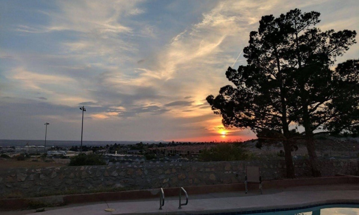 El Paso House | Nice House. beautiful view. Fireplace, Heated pool, Jacuzzi