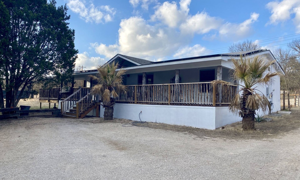 Ingram House | North House, 3BR/2BR, Wrap-Around Porch, Sleeps 10