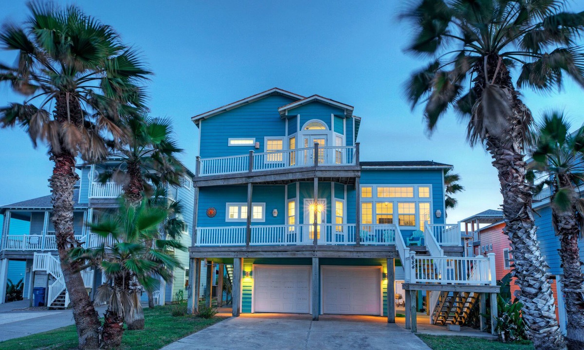 Sand Point House | Ocean View Escape Game Garage + Steps to Sand | Golf Cart Zone | Point Break