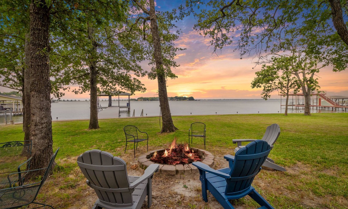 Carolyn Estates House | Open Water~Sunsets~Swimming~Standing Work Station with High Speed Internet~Lake