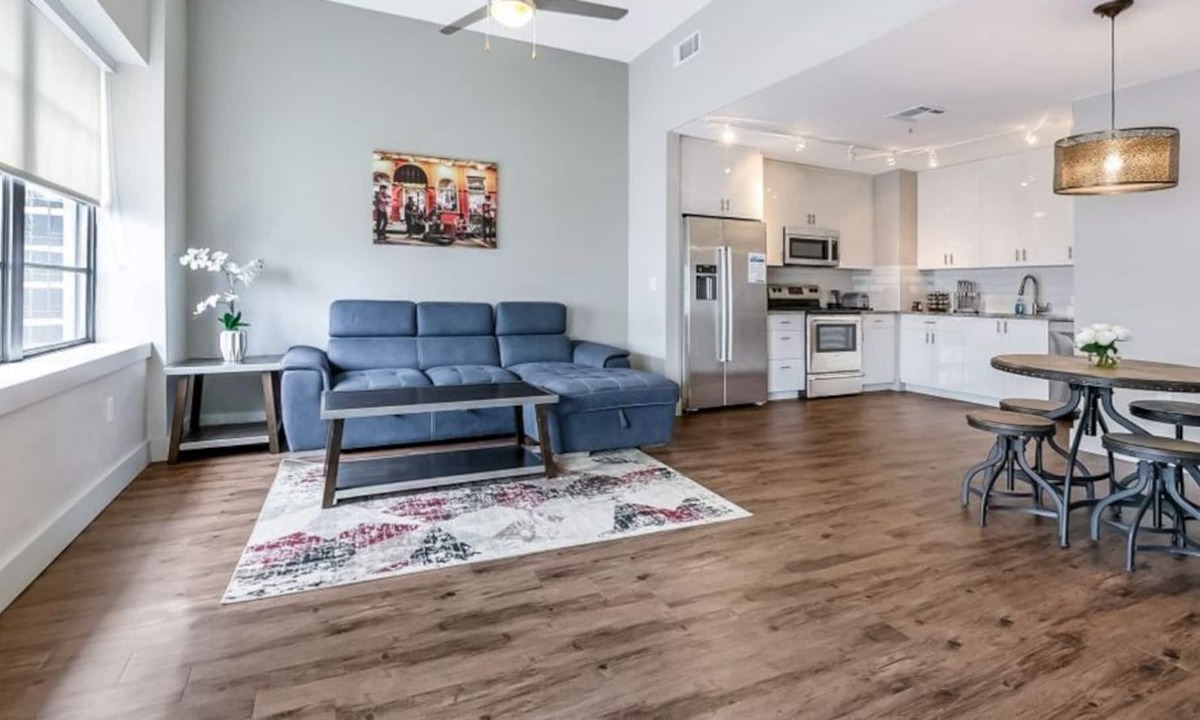 Central Business District House | Original Condo with Game Room Near City Hot Spots
