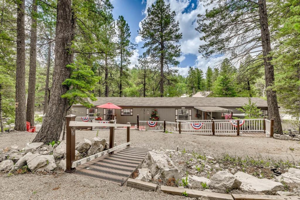 Cloudcroft House | Peaceful Cloudcroft Vacation Rental: Walk to Shops