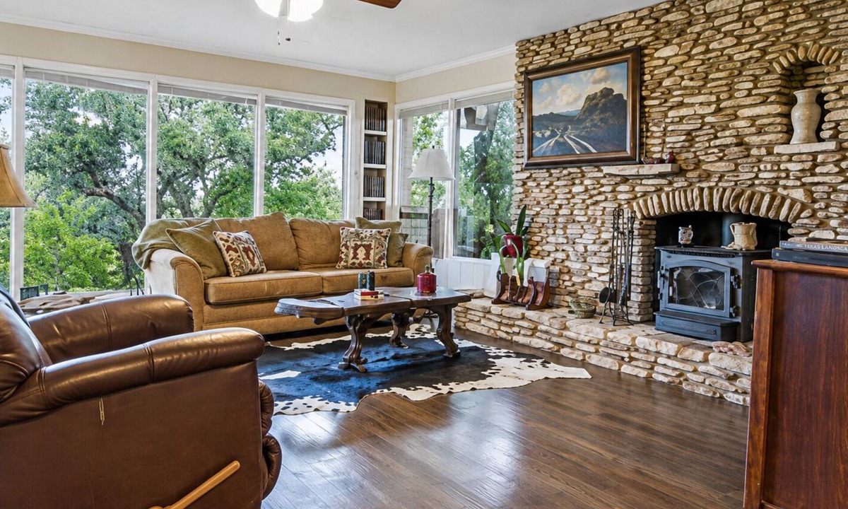 Georgetown Cabin | Peaceful Farm Cabin for Couples | TX Hill Country