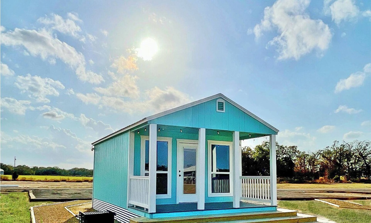 Quitman Cabin | Perfect fishing, art & food location - Blue Surf Cabin #6 Quitman, Tx