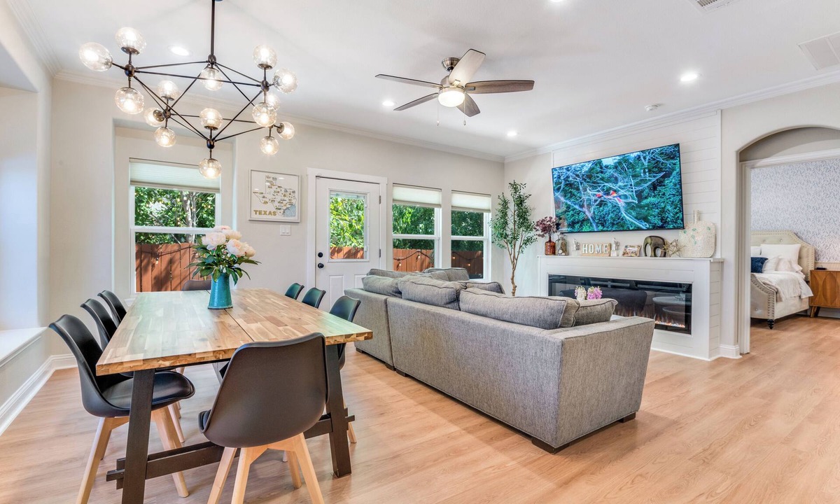 West Dallas House | Perfect Home Base for Your Adventure-near Downtown and Uptown Dallas