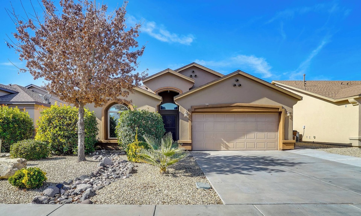 Las Cruces House | Pet-Friendly Getaway w/Mtn Views in Las Cruces!