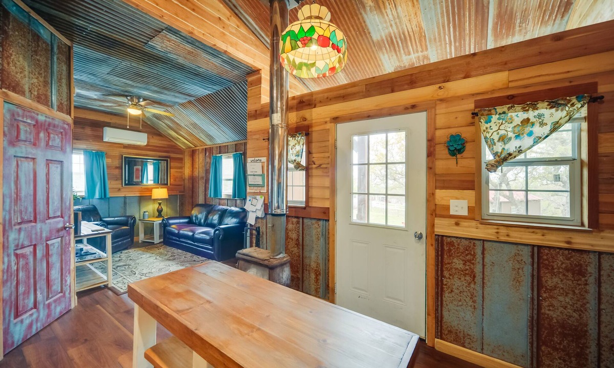 Kerrville Cabin | Pet-Friendly Kerrville Vacation Rental Farmhouse