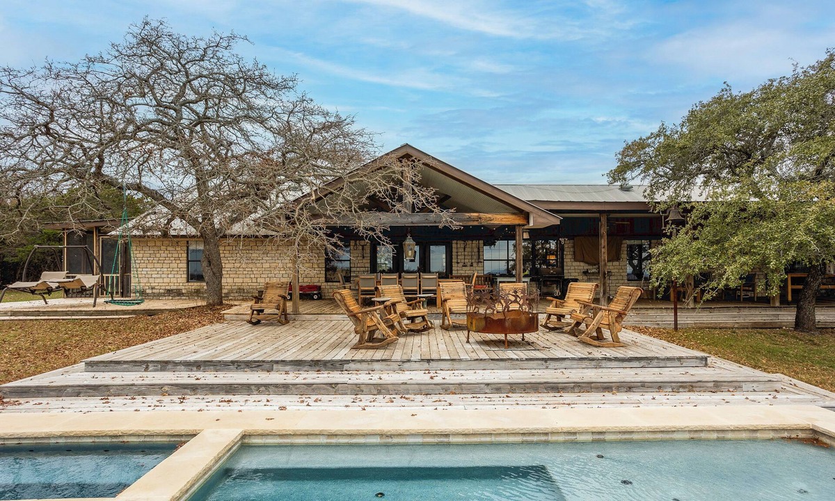 Glen Rose House | Pool, Porch & Stunning Views: Spacious Texas Home!
