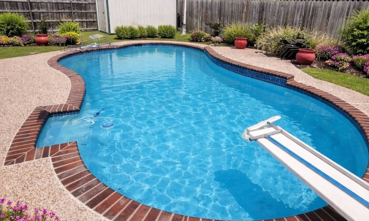 Gainesville House | Poolside Retreat Sleeps 9 Family Getaway