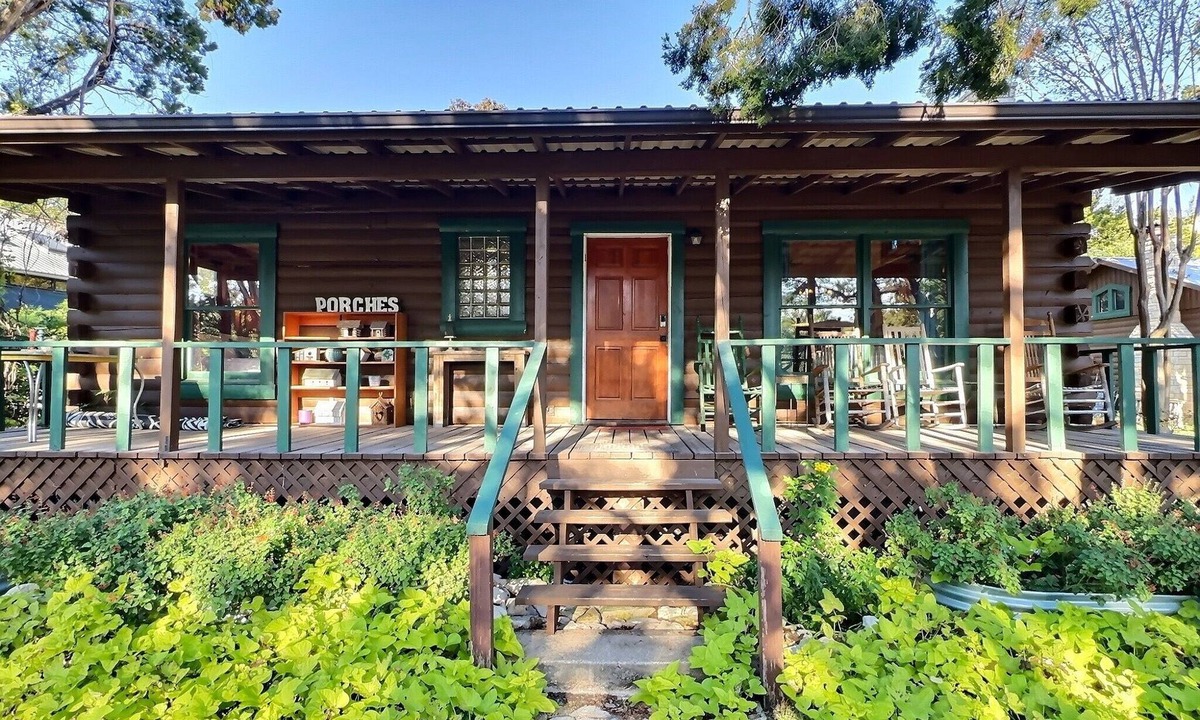 Comanche Point Cabin | Porches on Travis. An easy walk to Lake Travis, easy drive to Austin attractions