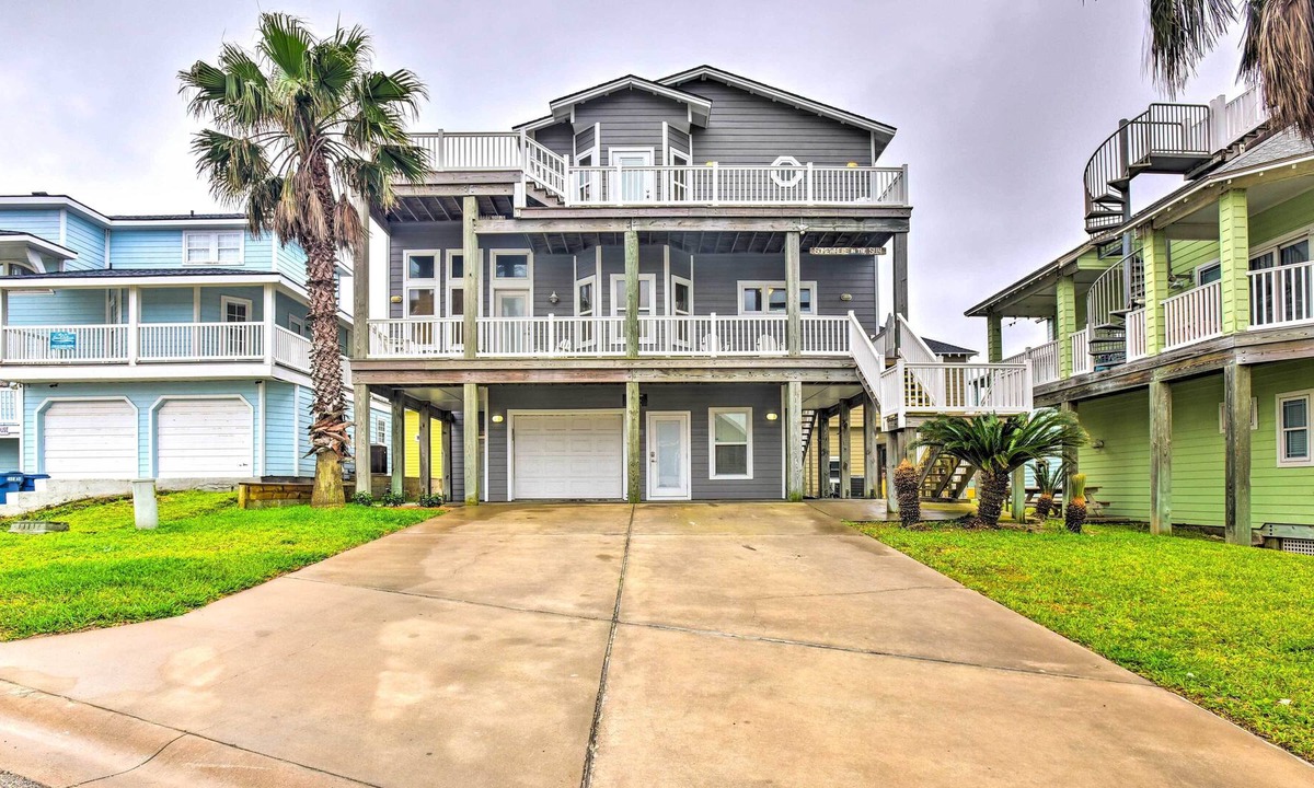 Sand Point House | Port Aransas Home w/Pool - Walk to Sandpoint Beach