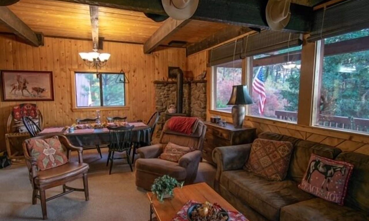 San Juan River Village House | Private Mountain Retreat with Views, Fireplace, Pet-Friendly and Family Ready