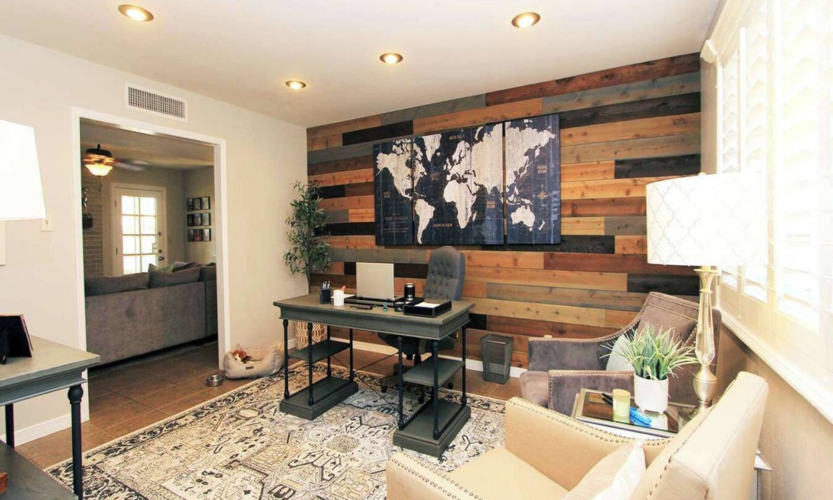 Sunset House | Professional’s dream home. Pet friendly. No pet fees. 3-BR, office, gym, laundry