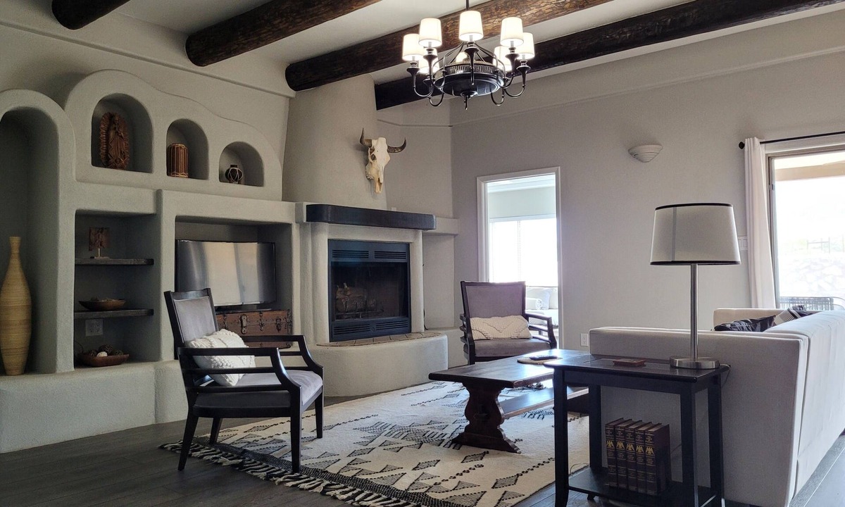 Talavera House | Pueblo style home with amazing views- just minutes from Organ National Monument!
