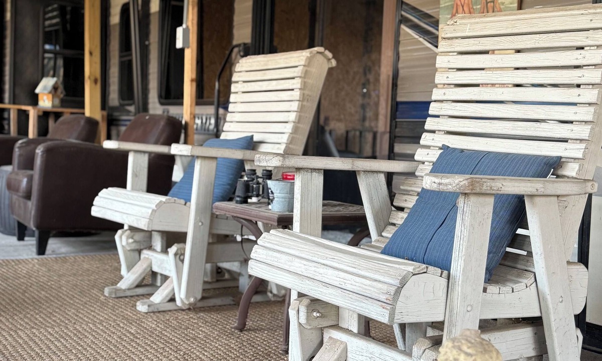Malakoff House | Quaint 1-bedroom recreational vehicle pet friendly w/swim spa & AC in Malakoff