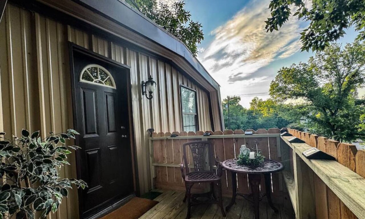 Caldwell House | Quaint Cottage Loft - 2-bedroom loft apartment located in the heart of Caldwell