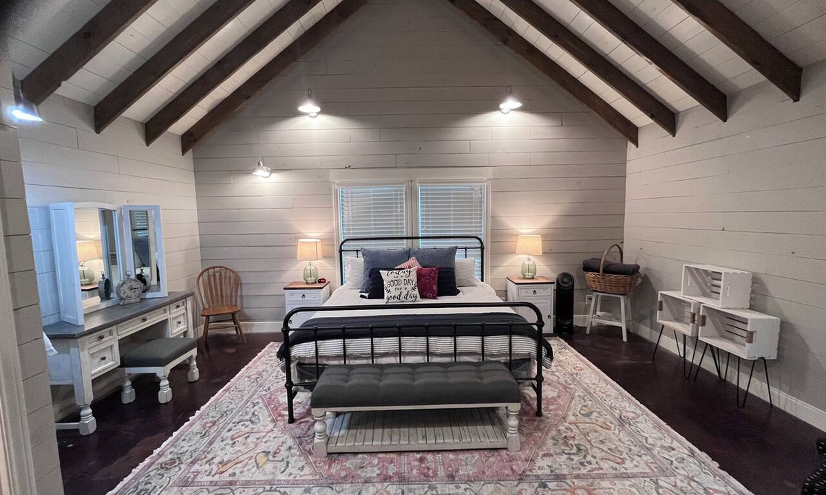 Somerville Cottage | Quiet 1-bedroom cottage in Somerville, Tx