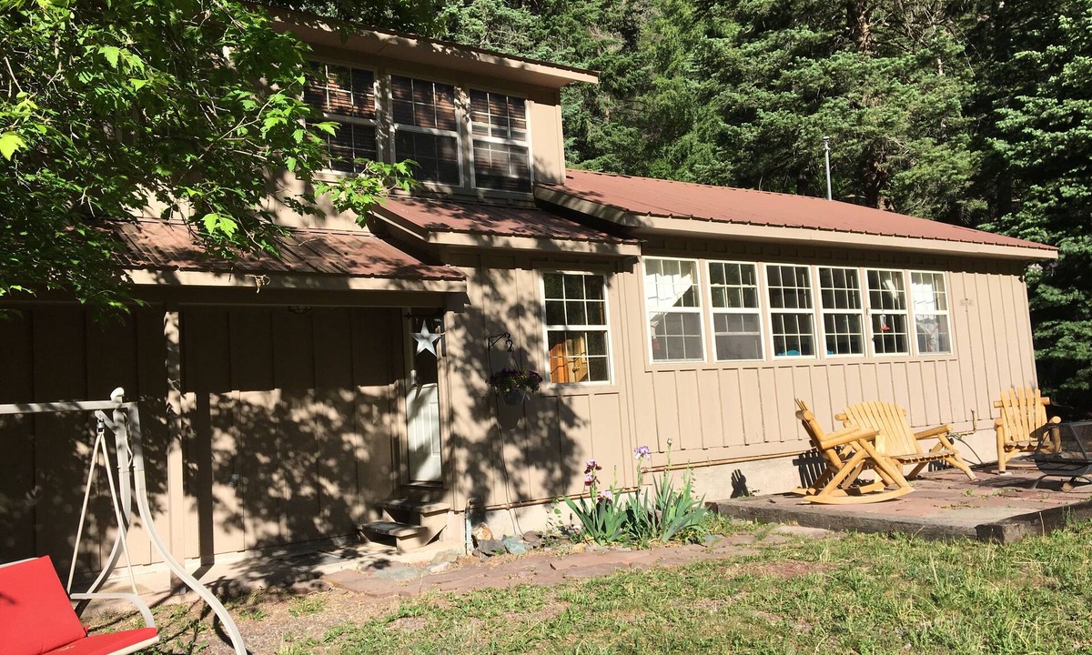 Ouray House | Quiet vacation house on forested property in Ouray