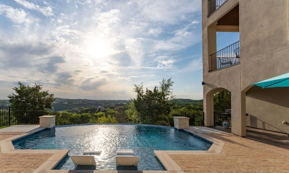 Northshore On Lake Travis House | Relax & Play in Style: Luxury Home w/Infinity Pool, Game Room & Alfresco Dining