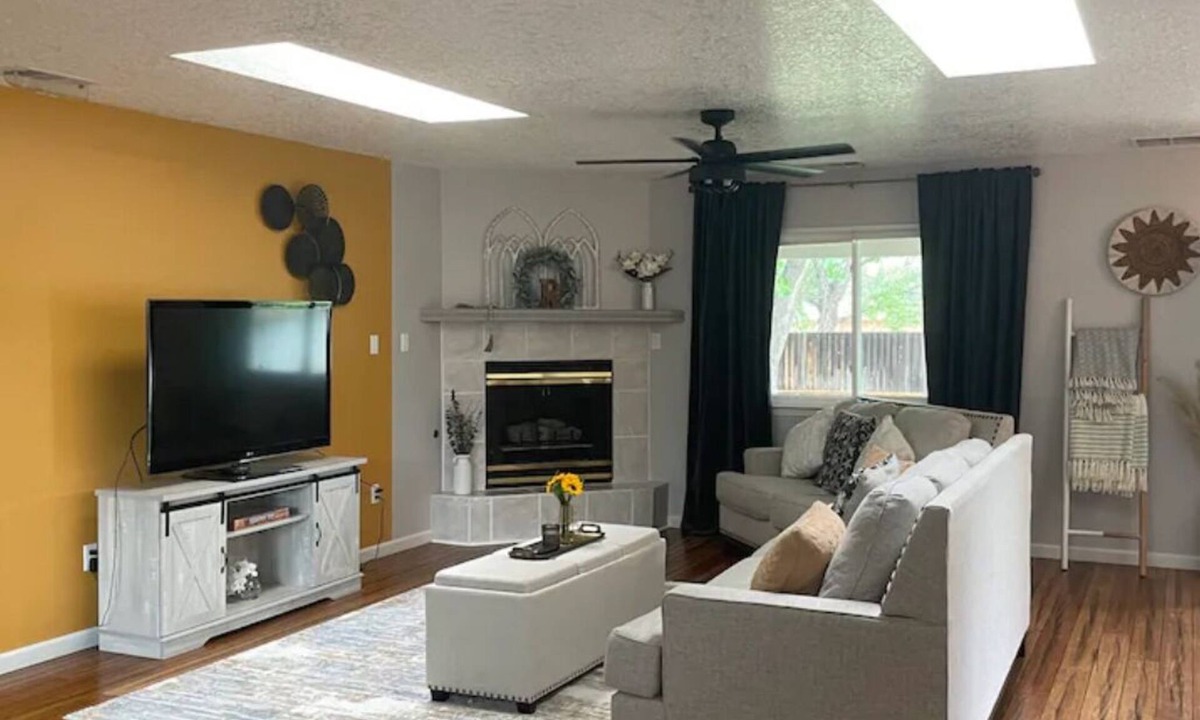 Peralta House | Relaxing 3BR Family Retreat. Spacious Peaceful Close to everything