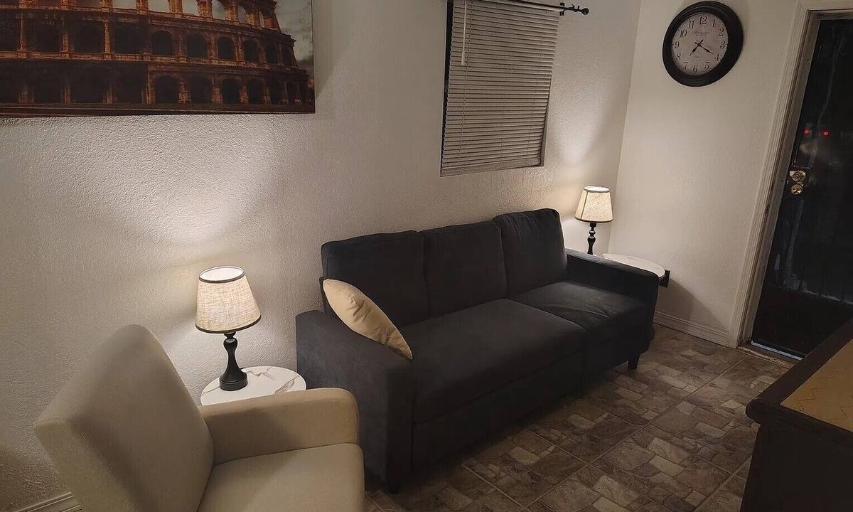 Biggs Field Apartment | Relaxing Guesthouse