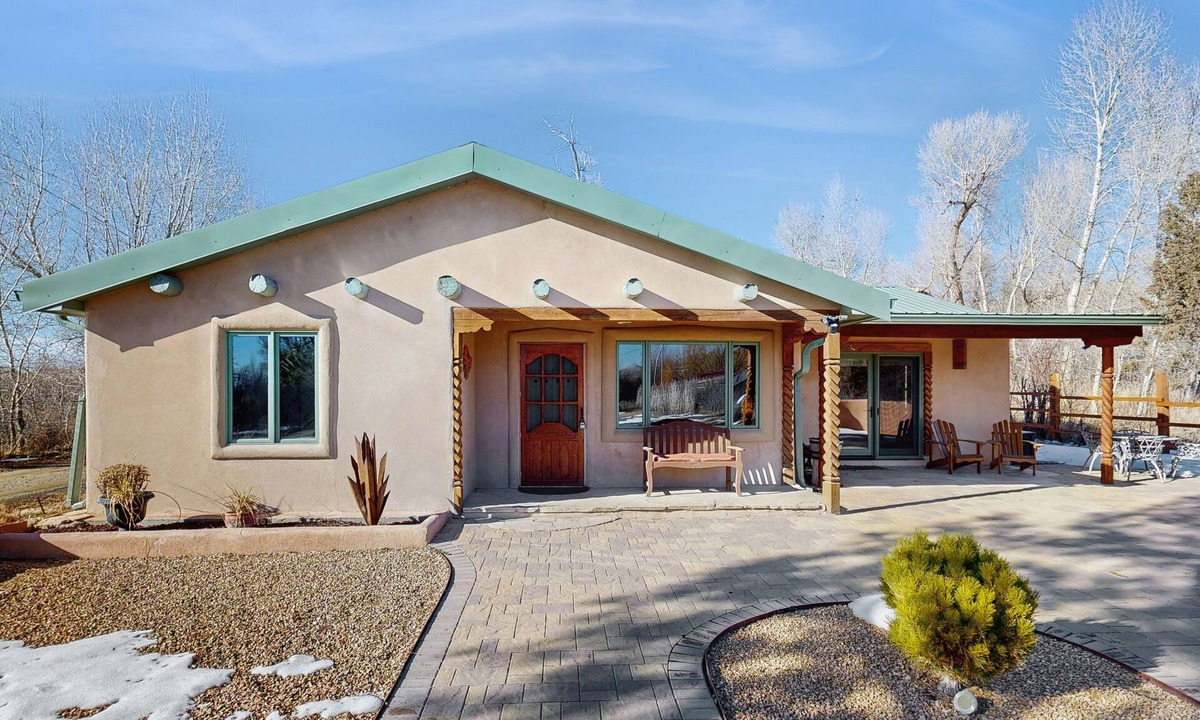 Arroyo Seco House | Remodeled home with spectacular view of El Salto Mountain & fireplace - dogs ok