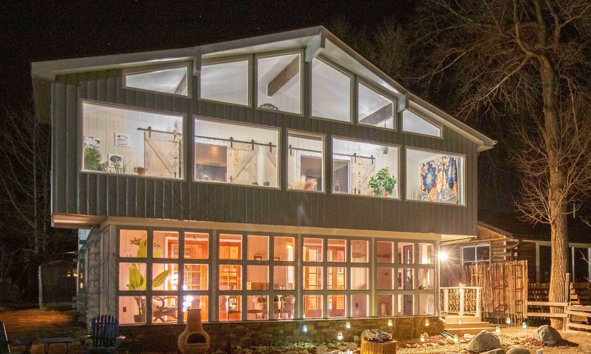 Twin Lakes Cabin | Remodeled Lake Cabin, Stunning Mtn View, New Patio