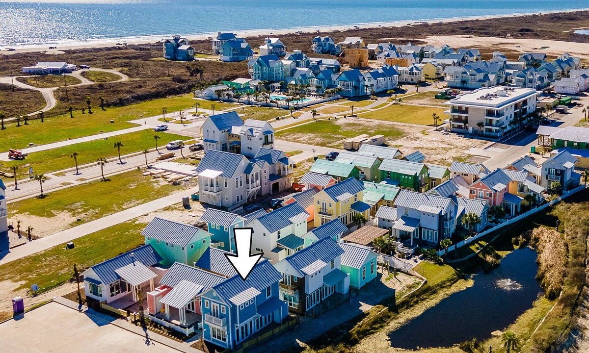 Port Aransas Cabin | Resort Pools, Pet Friendly, Golf Cart Boardwalk to the Beach