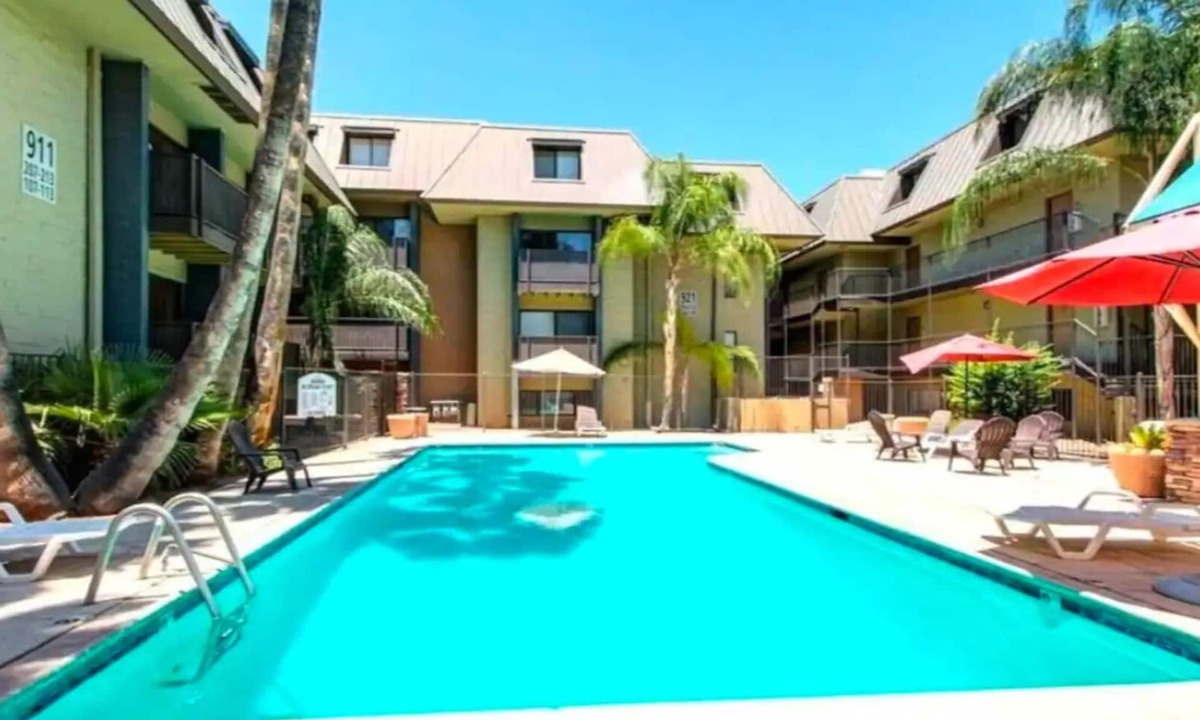 West University House | Resort-Style Condo: Pool, Balcony, Walk to U of A