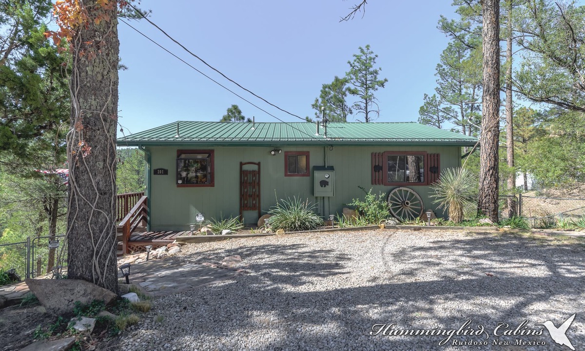 Ruidoso Cabin | River Ridge Retreat Pet Friendly | Secluded Ridge-Top Escape w/Sunroom & Starry Hot Tub Nights