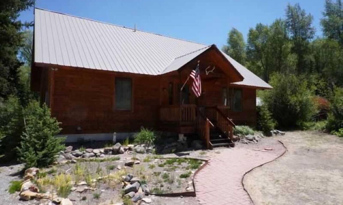 Lake City House | River's Edge - Great Deck Right to the River