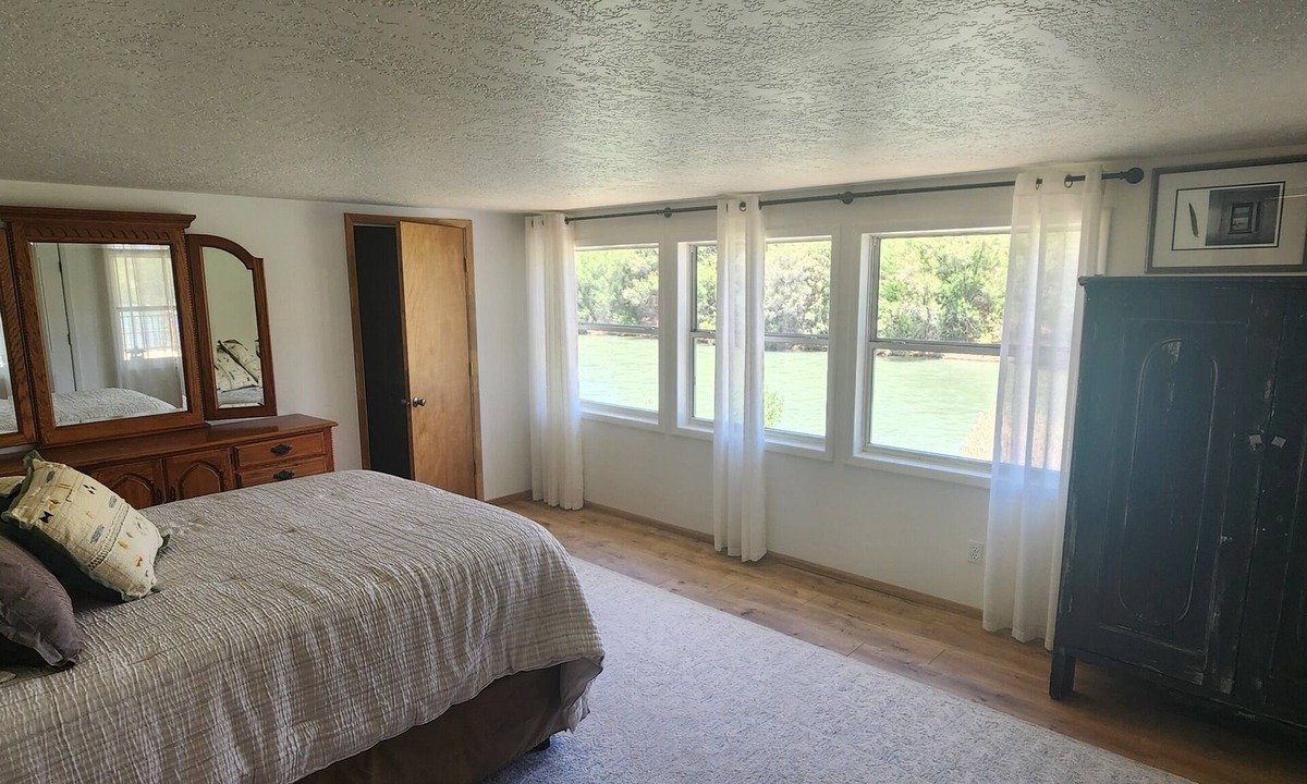 Truth or Consequences House | Riverside Retreat ~ Relaxing river and mountain views