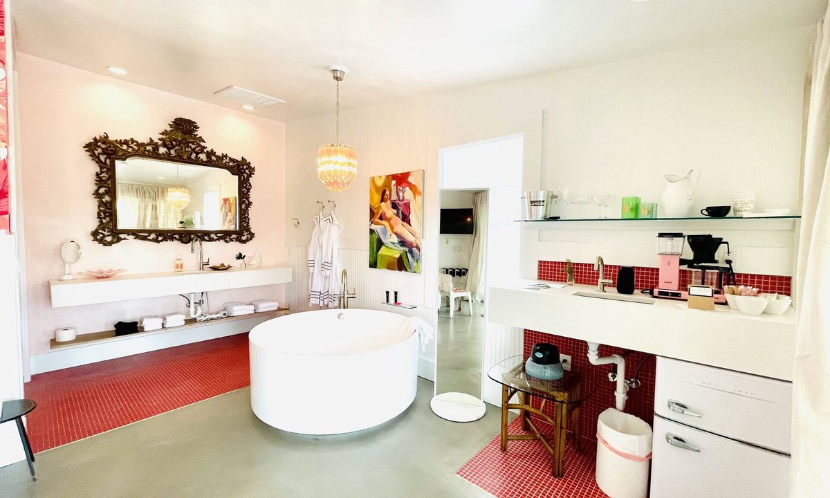 Round Top House | Round Top's Stylish Hospitality- The Frenchie Boutique Hotel ROOM 11