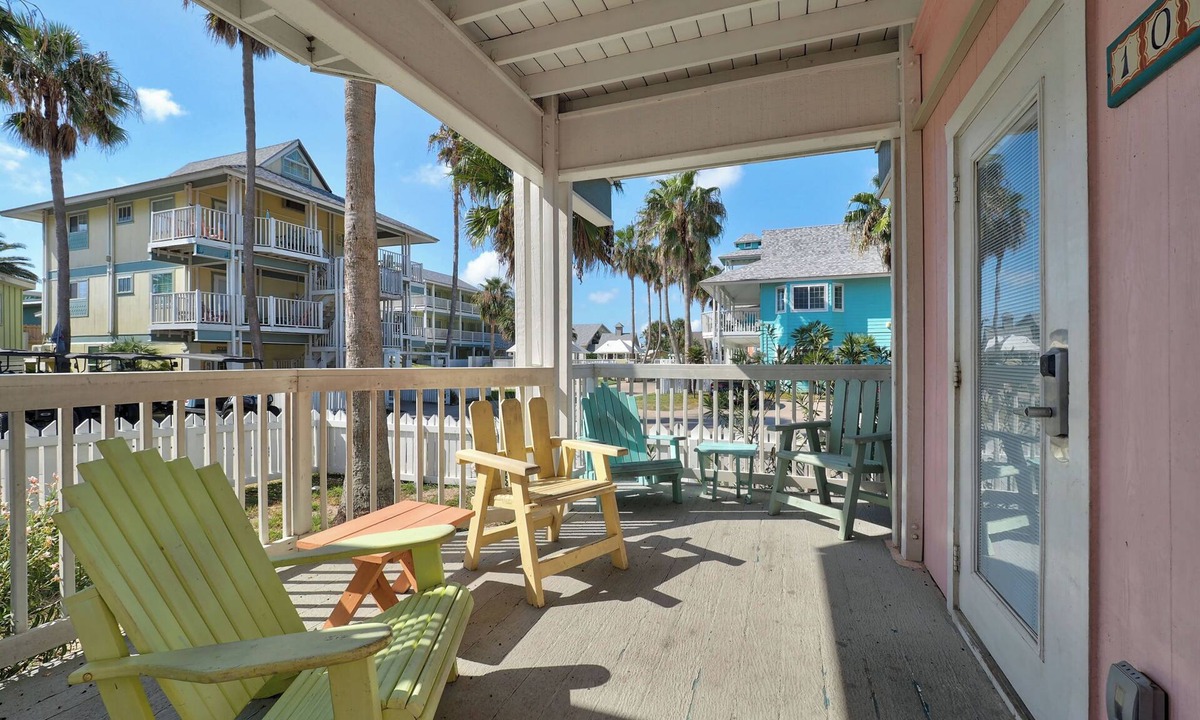 Port Aransas Hotel | Seashell Village Resort near the beach with kitchens