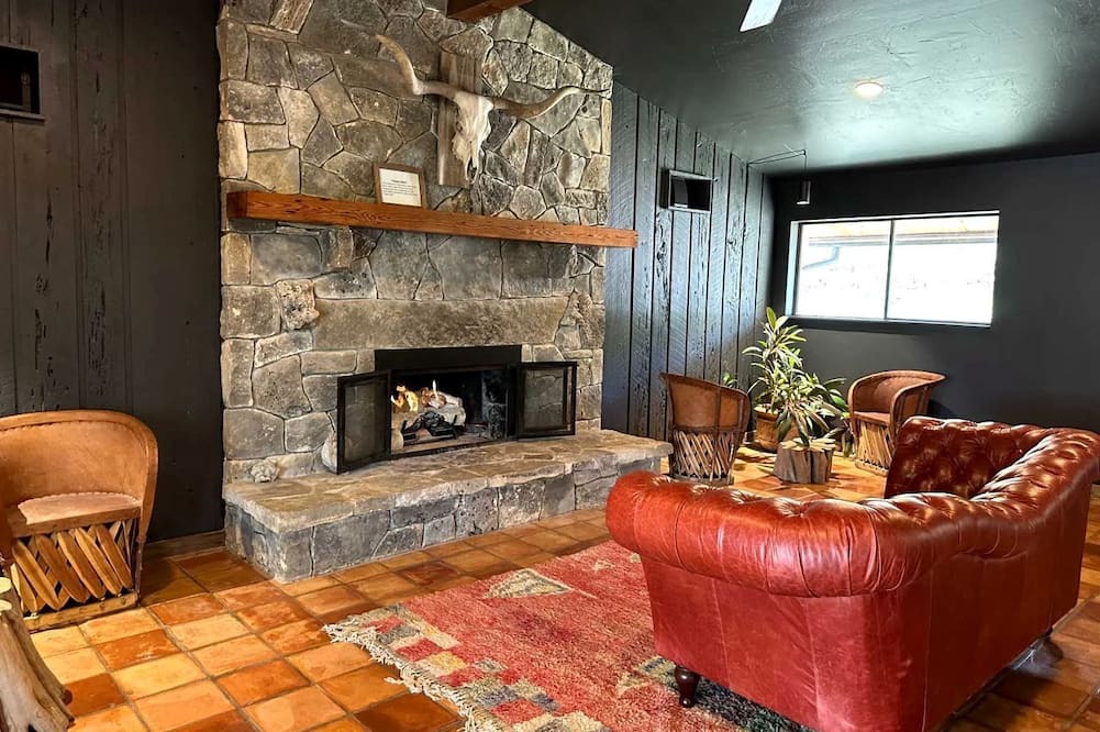Dripping Springs Cabin | Secluded Yurt for a Romantic Getaway in Dripping Springs, Texas