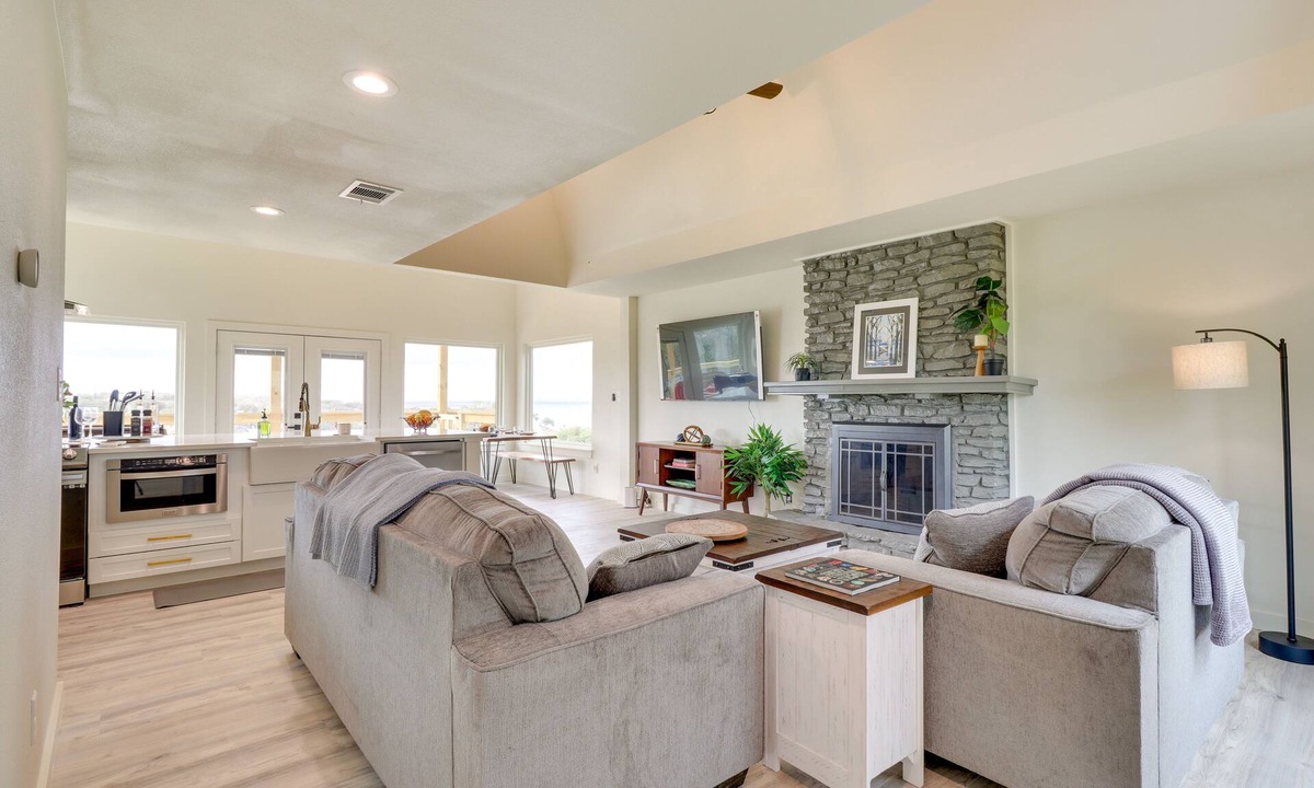 Burnet House | Serene Burnet Getaway w/Buchanan Lake Views!
