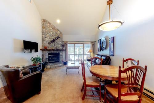 Purgatory Apartment | Silverpick #303 - River Rock Retreat