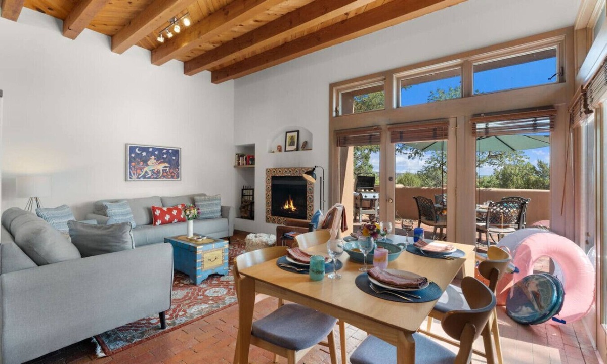 Nambe Pueblo House | Ski Discounts! Casa Golondrinas - Peaceful Tesuque Adobe with Pool & Nearby Trails