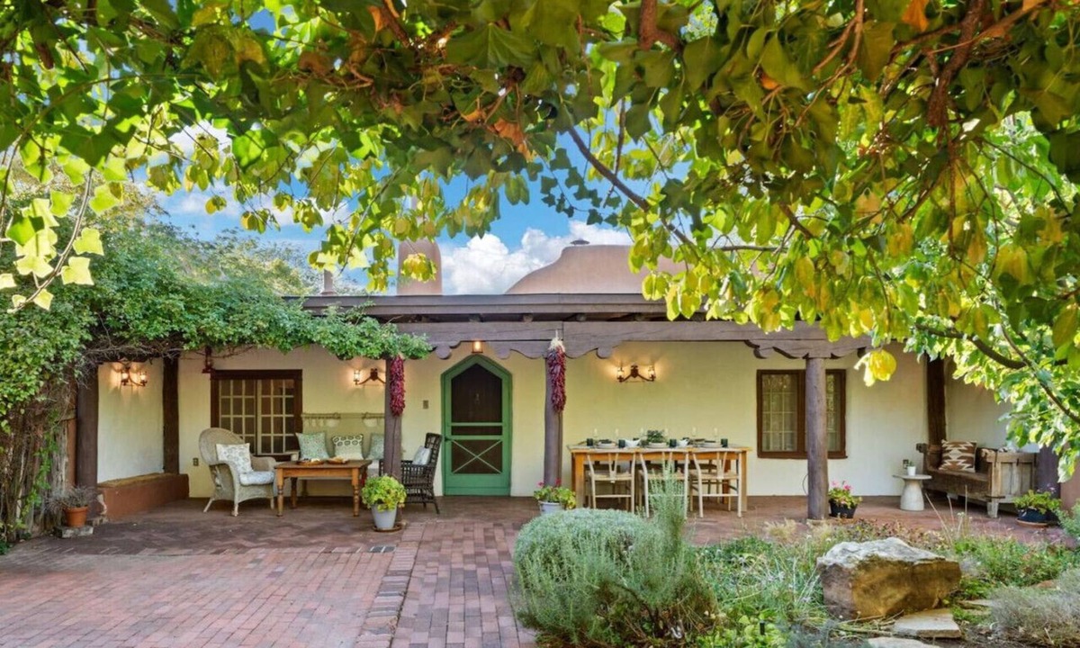 Downtown Santa Fe House | Ski Discounts! Downtown Historic Retreat w/Casita