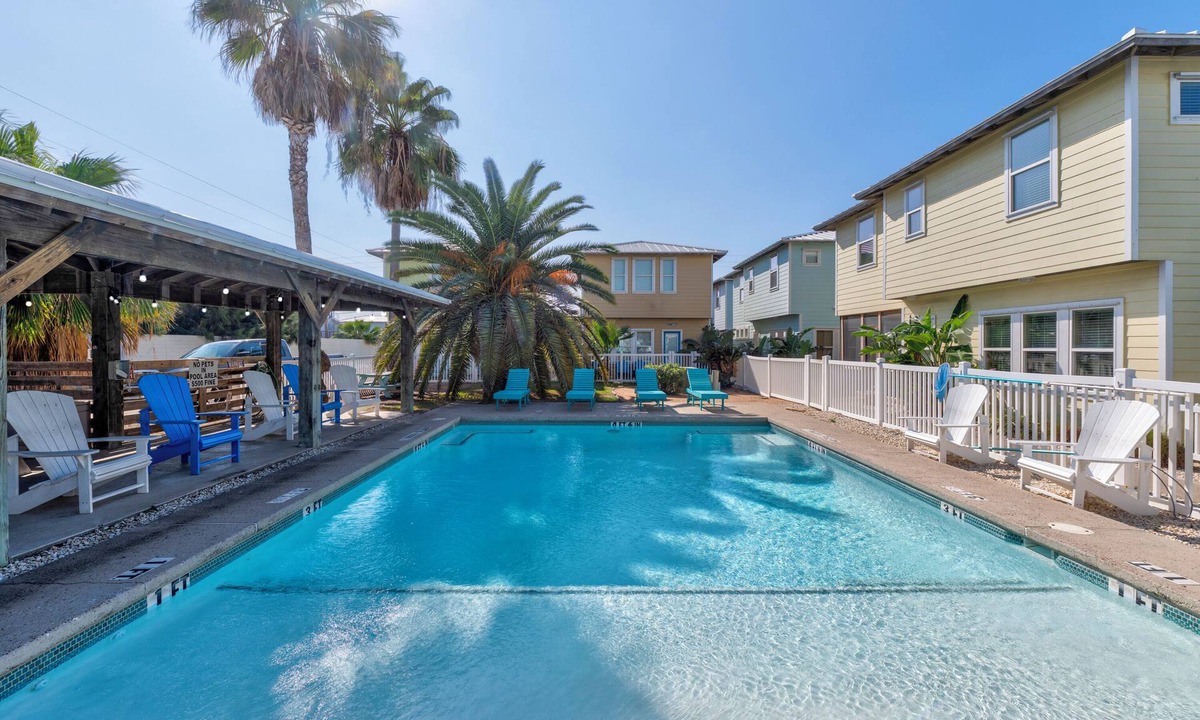 Old Town House | Sleeps 10 Quiet Shared Pool 2 Min Drive to Beach Family Friendly Porch