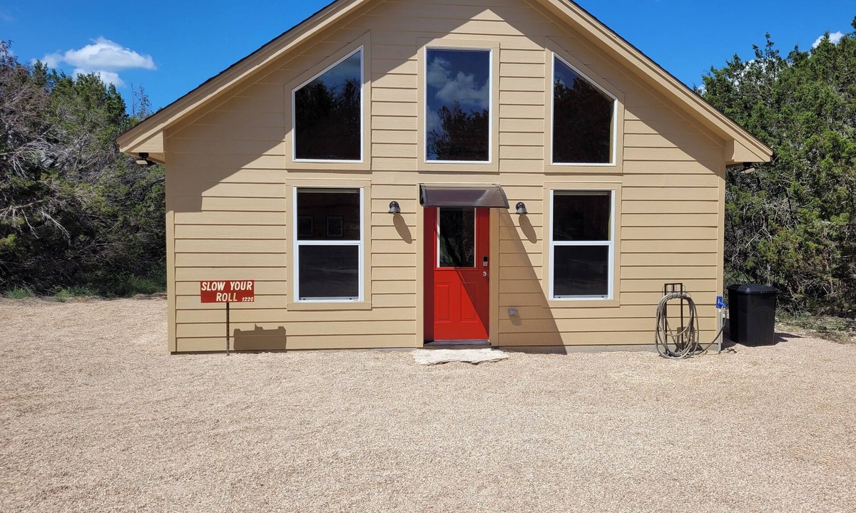 Morgan Mill Cabin | Slow Your Roll - Luxury cabin close to Granbury, Glen Rose, and Stephenville