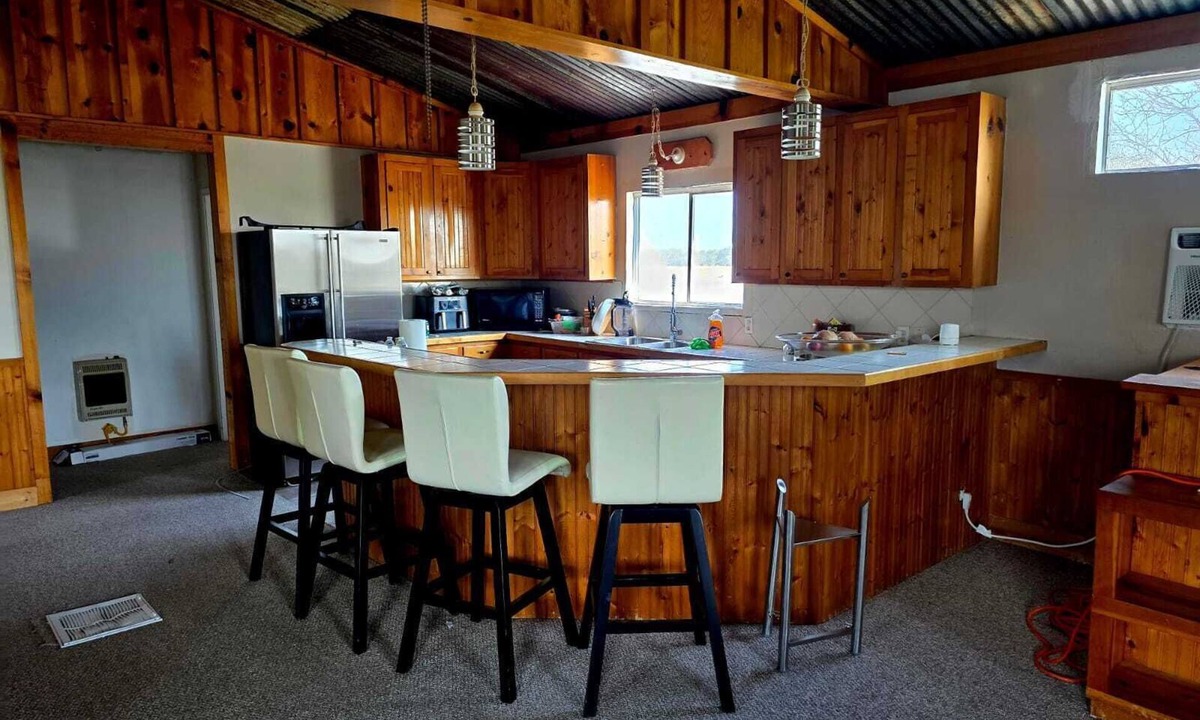 Lissie House | Soothing 2-bedroom country Barndominium in Beasley