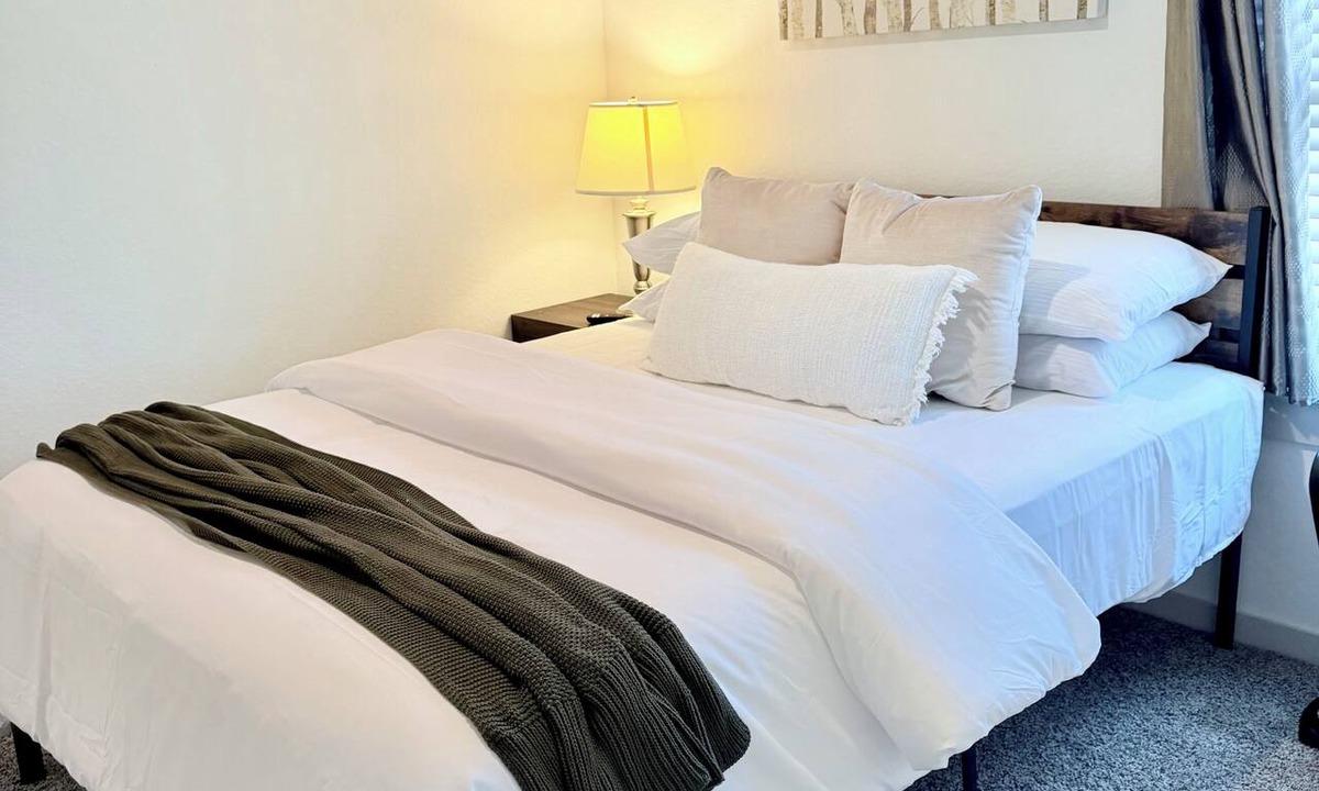 Clodine House | Sophisticated Abode: 1-bedroom Room