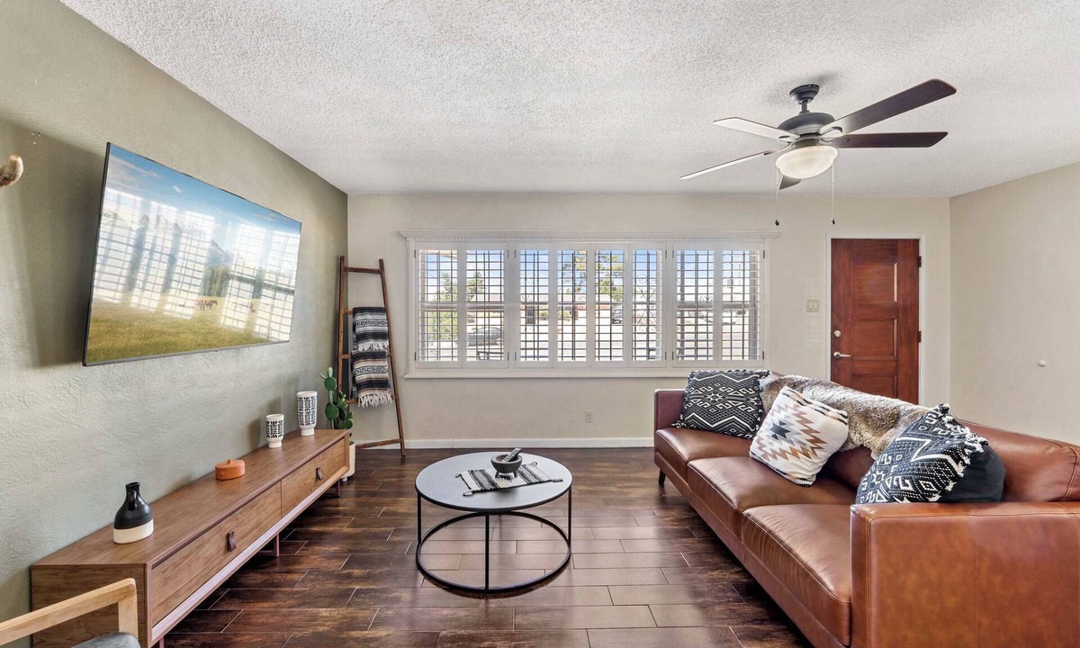 El Paso House | Southwestern Modern 4 Bedroom