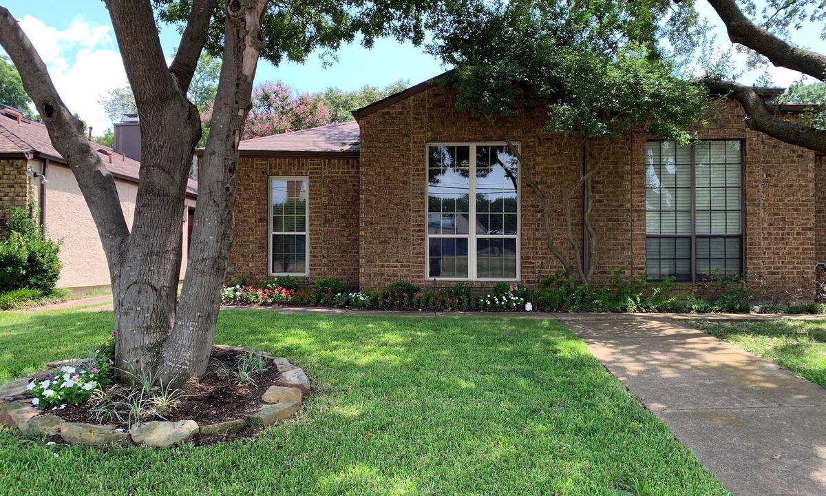 Lower Greenville House | Spacious 2 bed/2bath Beautifully Updated in Lower Greenville/Lakewood