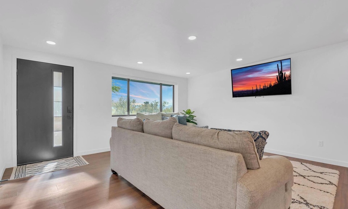 Rancho Catalina House | Spacious 4-bedroom Modern House with Gorgeous Mountain Views