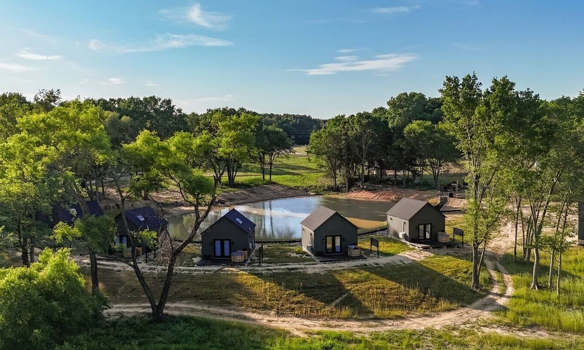 Jewett Cabin | Spacious & Comfy Lake Farm Cabin: King Bed, Bunks & Soaking Tub! Sleeps 4