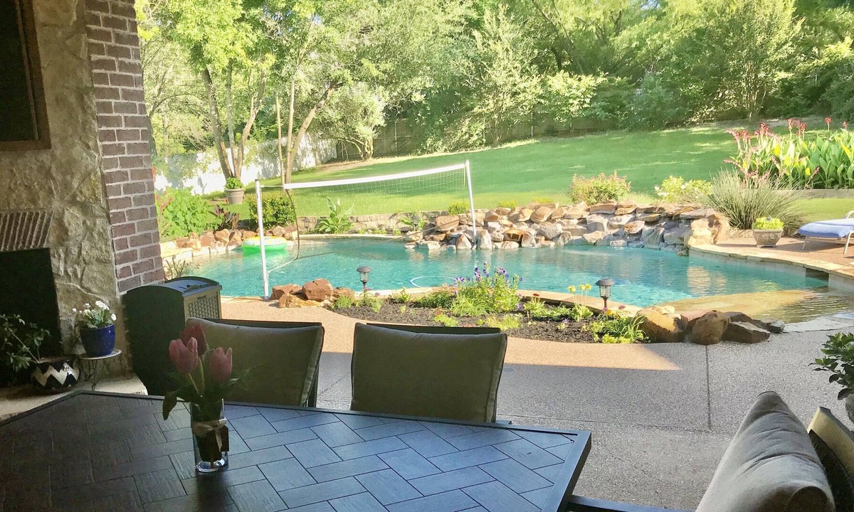 Lakeside House | Spacious yet cozy retreat home for leisure and or business travelers